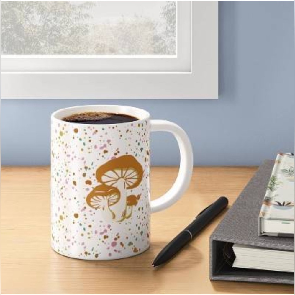 Room Essentials 16oz‎ Mushroom Stoneware White Mug